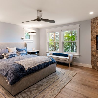 Main bedroom with lake view